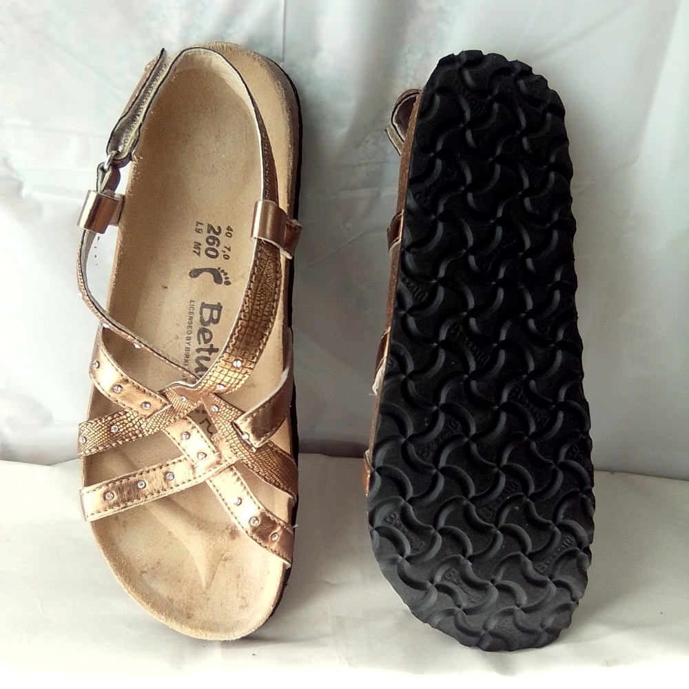 Birkenstock Betula gold sandals
